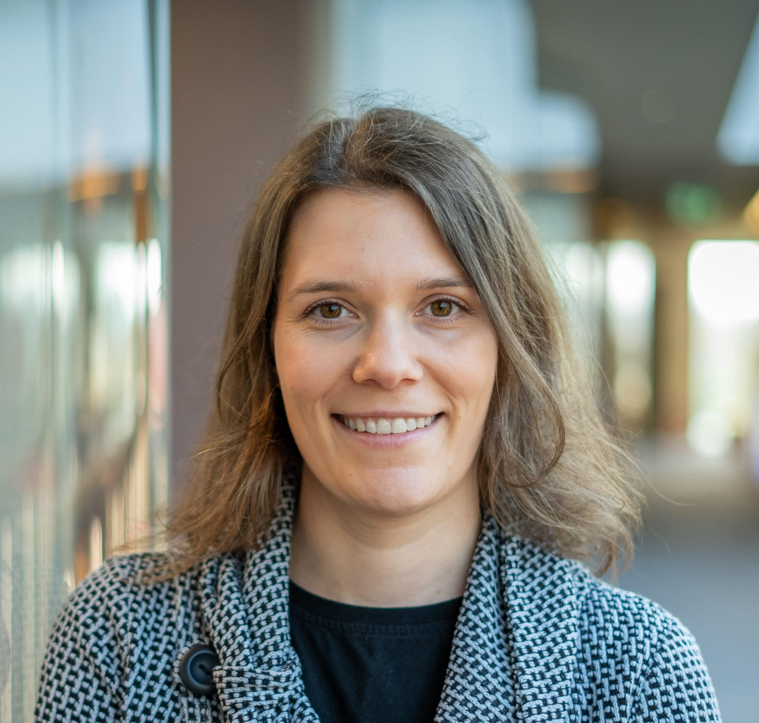 Christina Ernst headshot